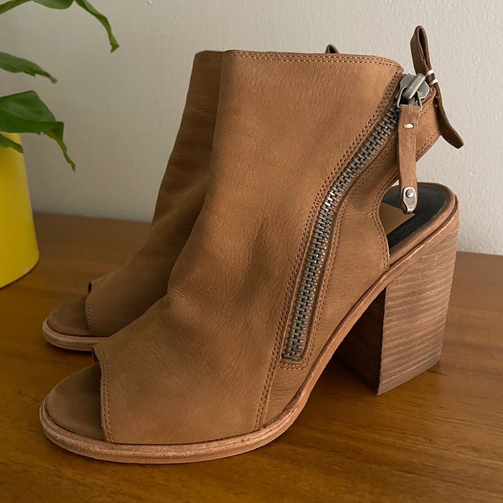 Dolce Vita Booties